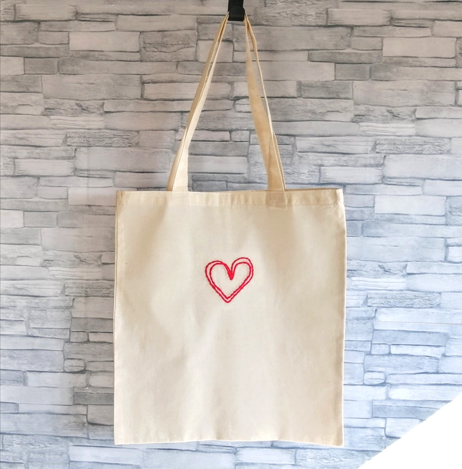 刺繍】赤いハート トートバッグ エコバッグ レッスンバッグ 生成