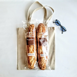 手刺繍の黒パンのワッペン　ショルダーバッグ　トートバッグ　2way　ベージュ　Ⅿサイズ　A4サイズ収納可能 4枚目の画像
