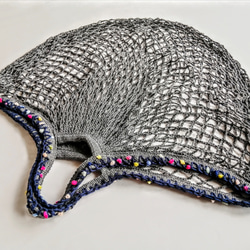 ネットバッグ　手編みの飾り　メッシュバッグ　グレー　マルシェバッグ　エコバッグ 2枚目の画像