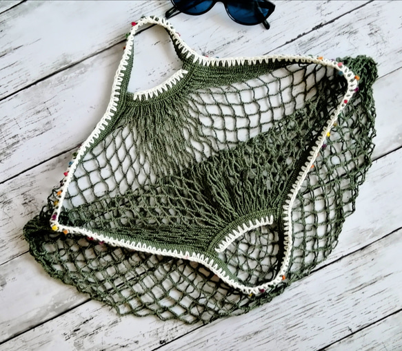 ネットバッグ　ポンポン毛糸の手編みの飾り　オリーブ　エコバッグ　メッシュバッグ　マルシェバッグ　コンパクト 5枚目の画像