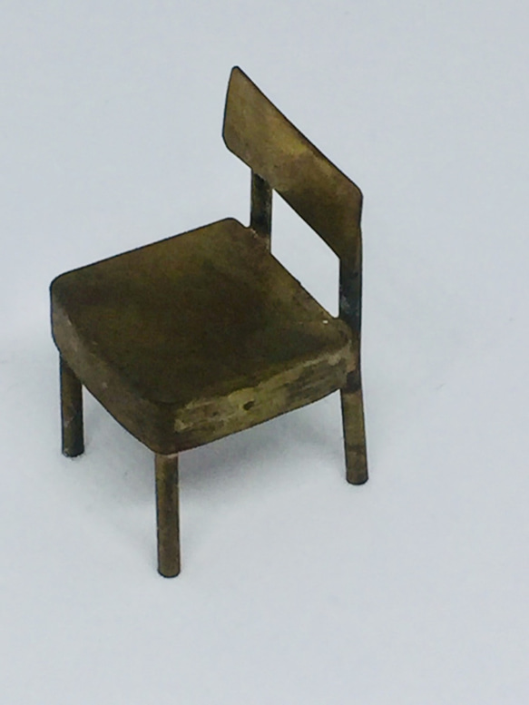 手造りミニオブジェ【真鍮：椅子　⑴ 】インテリア 3枚目の画像