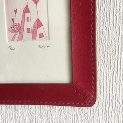 K3 革工房【革製の額縁（赤）】 ポストカードサイズ（タテヨコ使用） 3枚目の画像