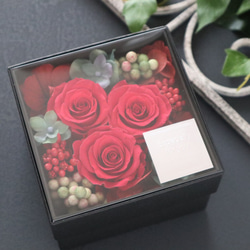赤いバラの和モダンなボックスアレンジメント｜母の日・長寿祝い・還暦祝い・退職祝い等　pre.009 5枚目の画像