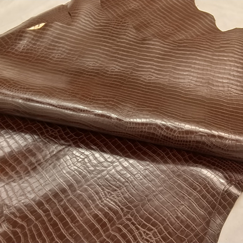 ウイング(クロコ型押しヌメ革）#319 大きさ70デシ前後 厚み0.9mm前後