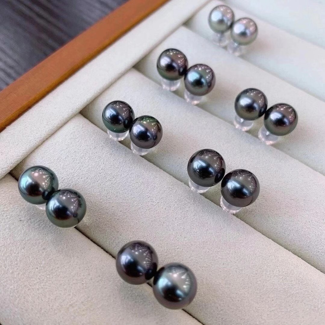 18金の黒蝶真珠ピアス