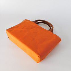 小ぶりな帆布トート(T6#オレンジ)｜パラフィン帆布に本革の持ち手 5枚目の画像