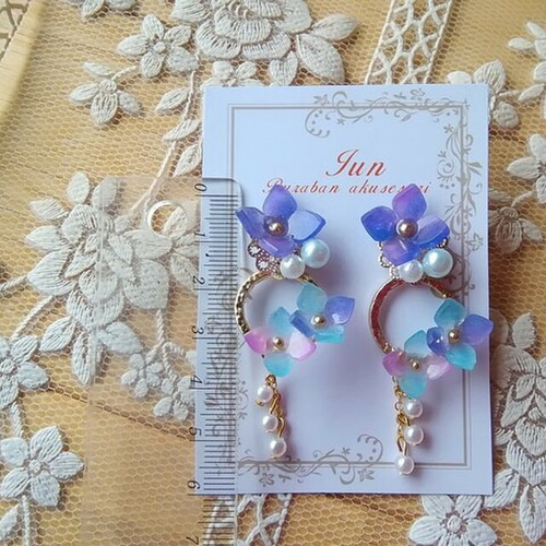 秋冬カラー♡クリスタルゆらゆら紫陽花ピアス2 16kgf*ゆらゆら紫陽花イヤリング/ピアス | iwasaki.tatami