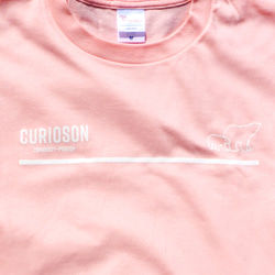 超SALE CURIOSON オリジナル クマ ロゴ Tシャツ 5.6oz（ライトピンク）Lサイズ残り1点のみ 1枚目の画像