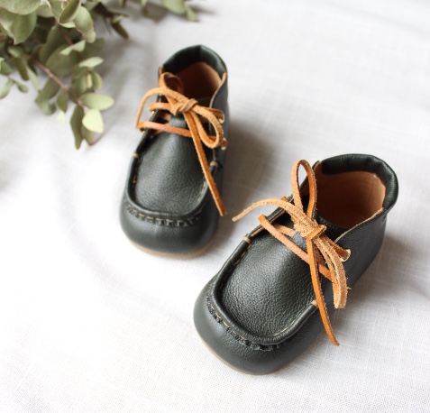 手縫いモカシンレースアップシューズ【KURUMA】ダークグリーン