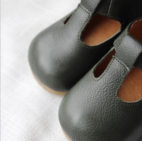 自慢したくなるファーストシューズ 【 SHIZUKI 】ダークグリーン