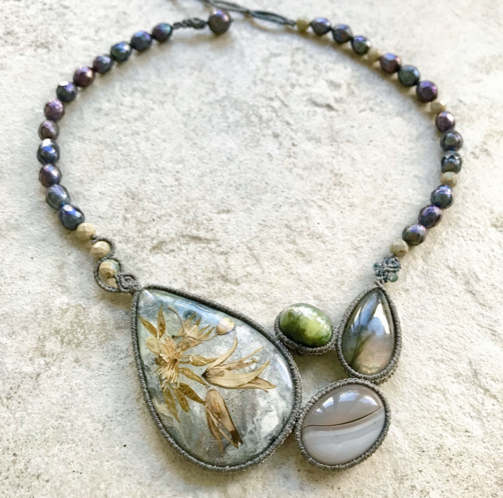 ムベとラブラドライトのネックレス ＜Variety of Charm＞