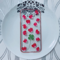 夢を叶える♡ハートの薔薇の花びらと四つ葉のクローバーiPhoneケース【花言葉付き】 2枚目の画像