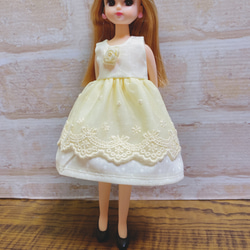 送料無料‼︎ 】リカちゃん ブラウスとジャンパースカート おもちゃ