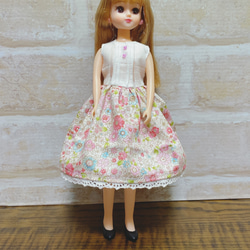 リカちゃんハンドメイド服ブラウスとチュールスカート リカちゃんハンドメイド服ブラウスとチュールスカート