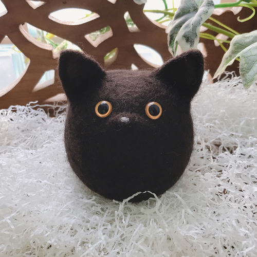黒い猫のぬいぐるみ　手作り一点もの　起き上がりこぼし まんまる猫 起き上がりこぼし 黒猫 おもちゃ・人形 LITTL *TEN