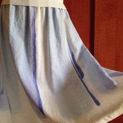 ▫︎受注制作▫︎手描き染め 日本製リネン 白とアオのスカート 2枚目の画像