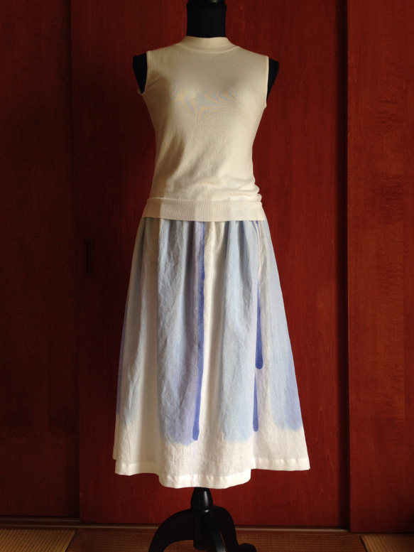▫︎受注制作▫︎手描き染め 日本製リネン 白とアオのスカート 3枚目の画像