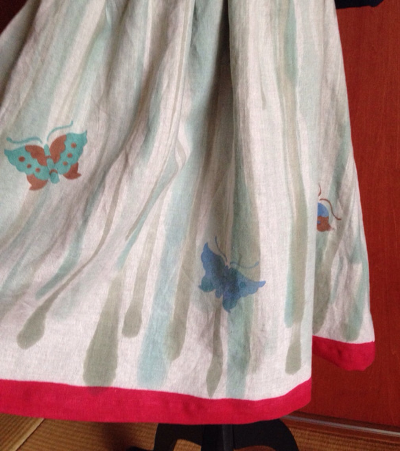 蝶が裾に舞う♪たっぷりギャザーリネンスカート 5枚目の画像