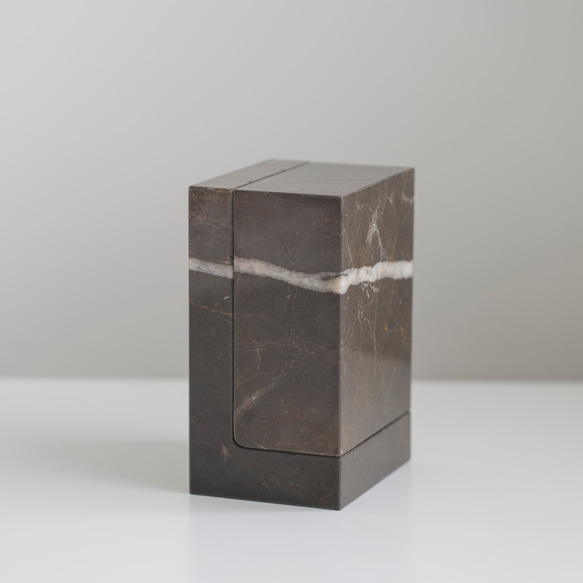 大理石のブックエンド Ｌ型 ブラック 2枚目の画像