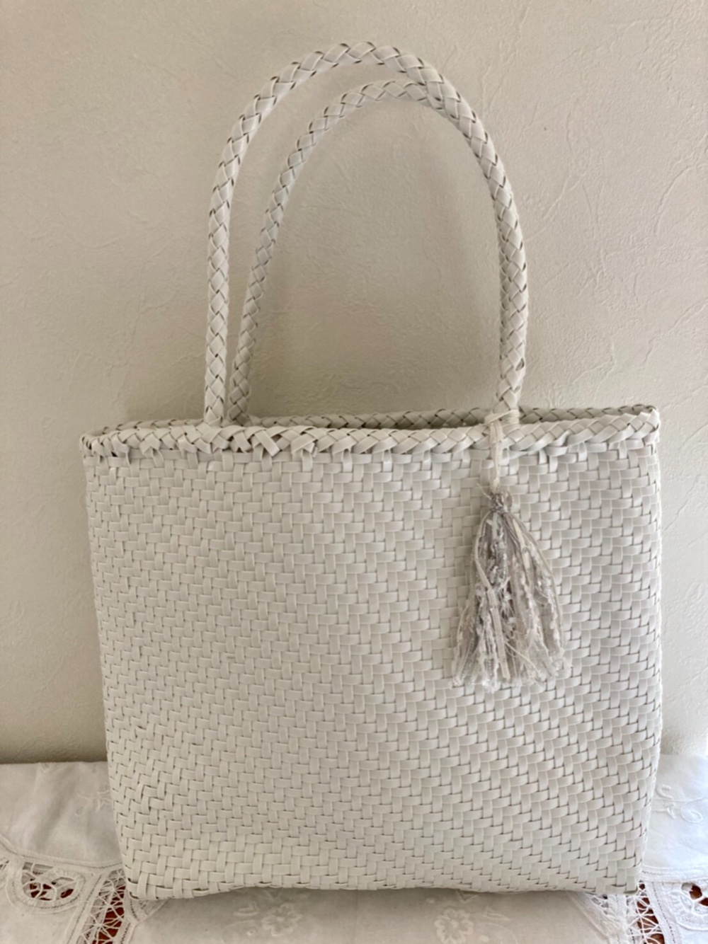 タッセル付きバッグ【ホワイト】即発送可