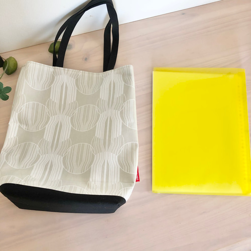 イエロー系北欧柄 仕切り付トートバッグ☆ファスナー トートバッグ