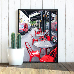 ロンドン 赤いイスのあるレストラン ウォールデコ　ウォールアート 2枚目の画像