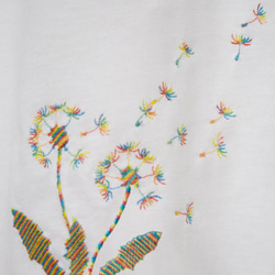 刺繍☆T-shirt／たんぽぽの綿毛（レインボー）Ladies only 4枚目の画像