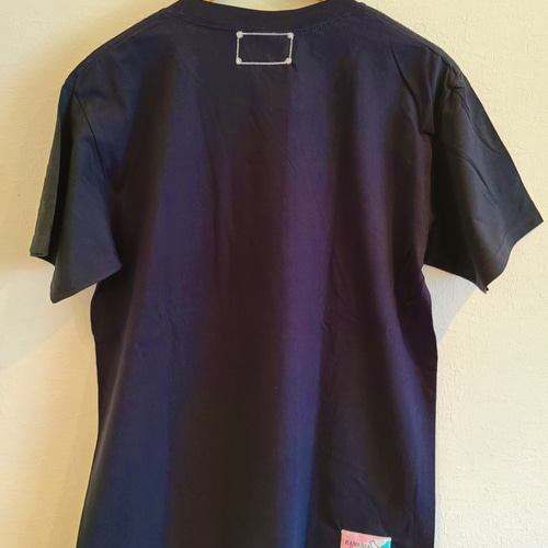 002 半袖Tシャツ ブラック ワンポイント刺繍 金&ライトゴールド 002 半袖Tシャツ ブラック ワンポイント刺繍 金&ライトゴールド
