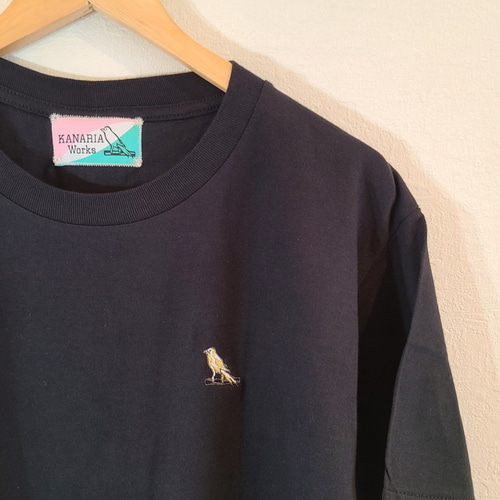 002 半袖Tシャツ ブラック ワンポイント刺繍 金&ライトゴールド 002 半袖Tシャツ ブラック ワンポイント刺繍 金&ライトゴールド