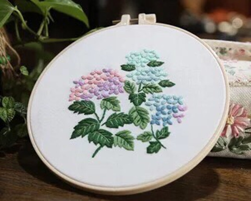 SALEஐ⋆*アンティーク・可愛い小花刺繍のお得なセット Amazon | 花刺繍初心者キット,花刺繍キット | 刺しゅう練習