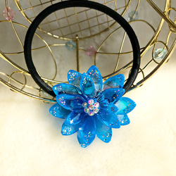 花型ヘアゴム ブルー　かんざし　ブローチ 2枚目の画像