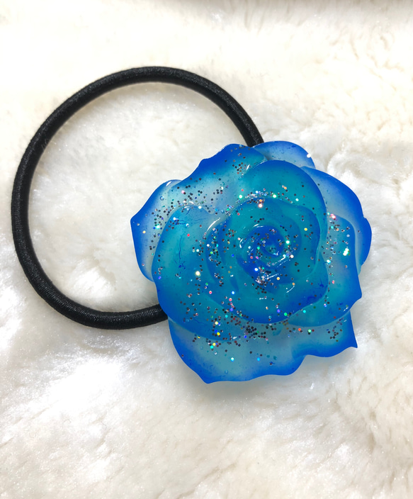 花型ヘアゴム  コバルトブルー×ミントグリーン　バラ 2枚目の画像