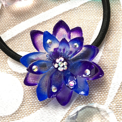花型ヘアゴム 紫×青 1枚目の画像