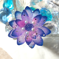 花型ヘアゴム 紺×ピンク　かんざし　ヘアピン 1枚目の画像