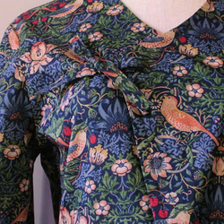 春夏ファッションアイテム、綿ローンプリント、上下リボン結びペプラムブラウス 3枚目の画像
