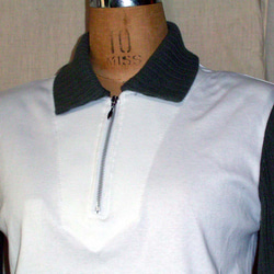 前ジッパー配色ポロシャツ　　白×カーキ 4枚目の画像