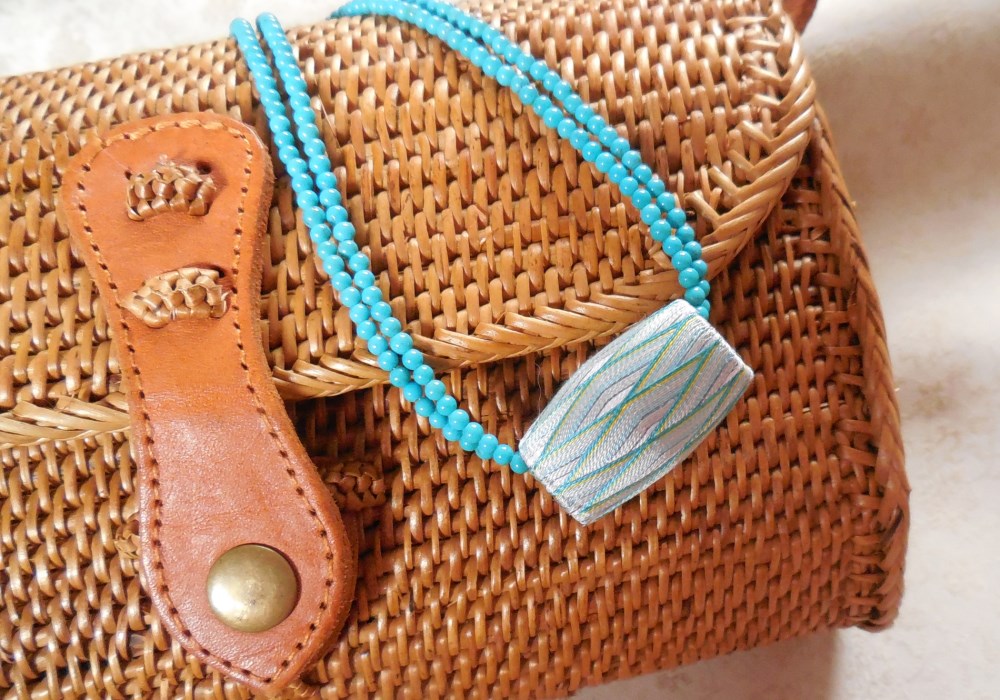 ペンダント兼帯留め　水色mizuiro 加賀ゆびぬき　絹糸