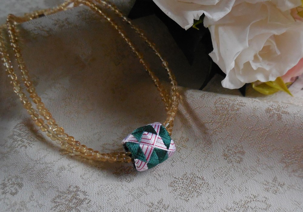 ペンダント兼帯留め　鉄色tetsuiro 加賀ゆびぬき　絹糸