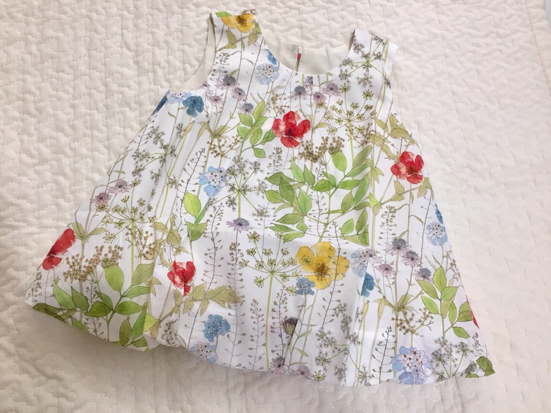 リバティ　イルマのバルーンワンピース