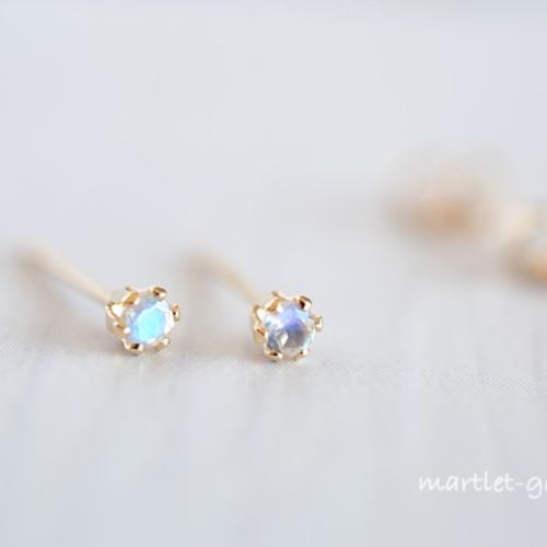 ロイヤルブルームーンストーンピアス 14kgf RoyalBlueMoonstone