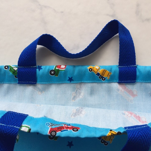 受注制作☆持ち手付き巾着袋Lサイズ35×30（カラフル自動車柄サックス