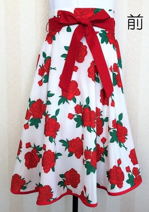 ミモレ丈花柄フレアスカート　リボン付き 4,050円