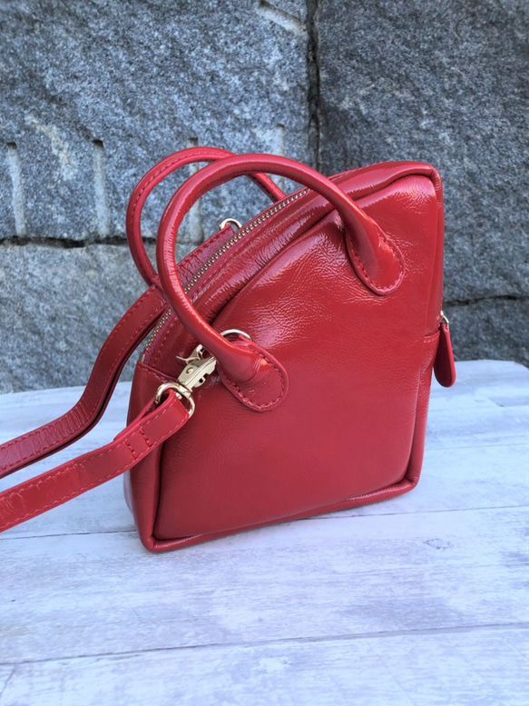 セール55％OFF【マスクケース付き】mini USAGI BAG　エナメルレザーショルダーバッグ（本革）RED 2枚目の画像