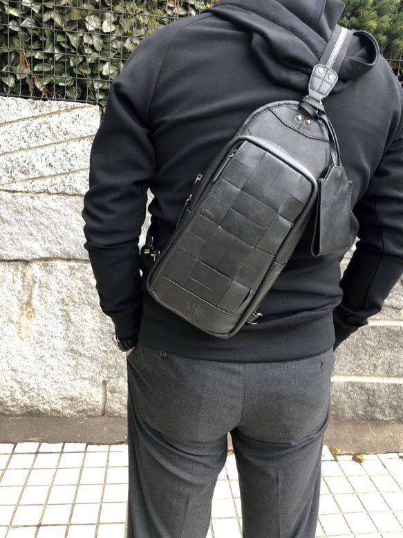 セール30％OFF【撥水レザー使用】マスクケース付きメッシュ