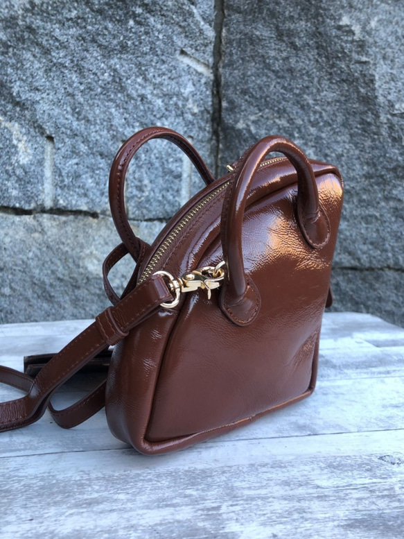 セール55％OFF【マスクケース付き】mini USAGI BAG　エナメルレザーショルダーバッグ（本革）BROWN 3枚目の画像