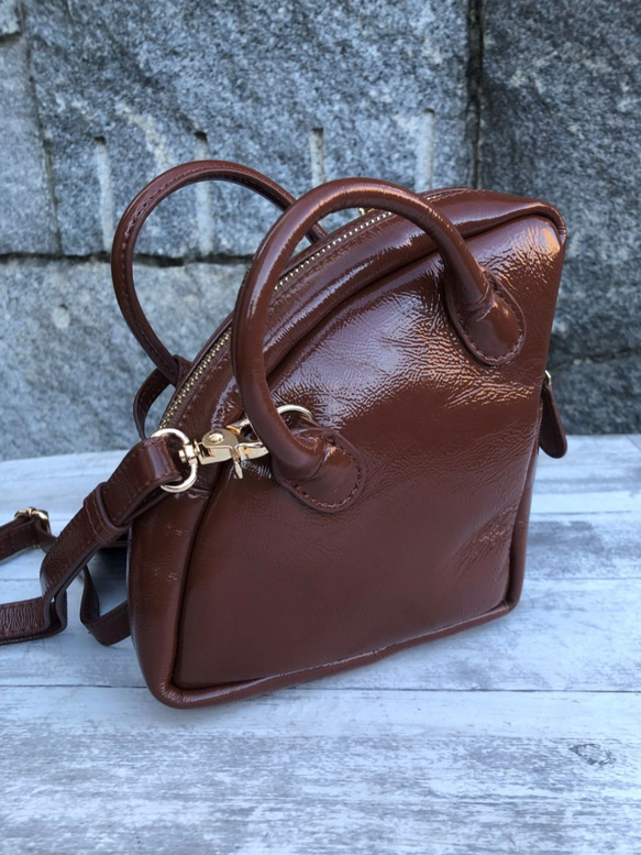 セール55％OFF【マスクケース付き】mini USAGI BAG　エナメルレザーショルダーバッグ（本革）BROWN 4枚目の画像