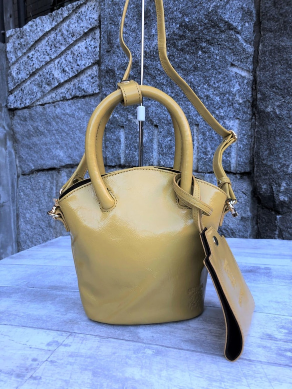 セール60％オフ【マスクケース付き】mini BUCKET BAGエナメルレザーショルダーバッグ（本革）YELLOW 3枚目の画像