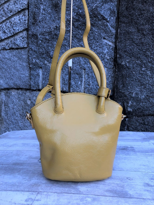 セール60％オフ【マスクケース付き】mini BUCKET BAGエナメルレザーショルダーバッグ（本革）YELLOW 5枚目の画像