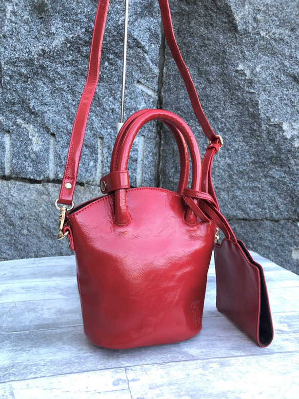 セール60％OFF【マスクケース付き】mini BUCKET BAG　エナメルレザーショルダーバッグ（本革）RED 4枚目の画像