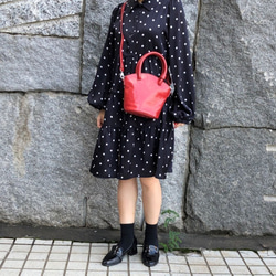 セール50％オフ【マスクケース付き】mini BUCKET BAG　エナメルレザーショルダーバッグ（本革）BLACK 6枚目の画像